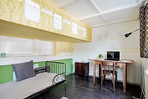 Baroque Hostel & Coworking