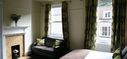 Gillygate Guest House