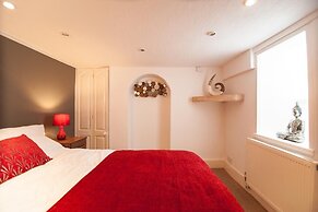 Courthouse Apartments