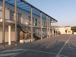 Hotel Bed & Business