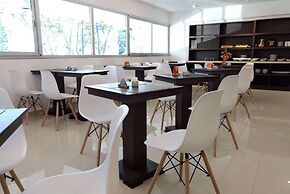 Days Inn & Suites by Wyndham La Plata