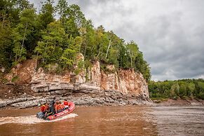 Tidal Bore Rafting Resort