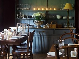 The Woolpack Hotel