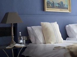 The Woolpack Hotel