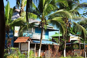 Tree House Beachfront Lodge