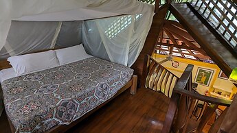 Tree House Beachfront Lodge