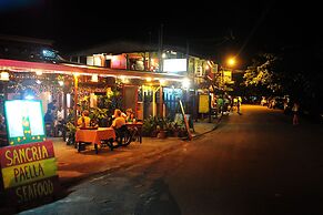Tree House Beachfront Lodge