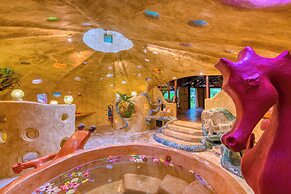 Tree House Beachfront Lodge