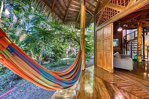 Tree House Beachfront Lodge