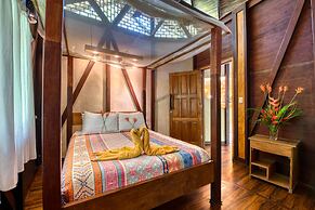 Tree House Beachfront Lodge