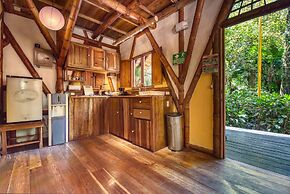 Tree House Beachfront Lodge