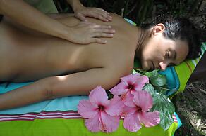 Tree House Beachfront Lodge