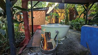 Tree House Beachfront Lodge