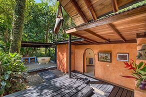 Tree House Beachfront Lodge