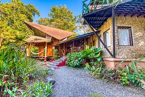 Tree House Beachfront Lodge