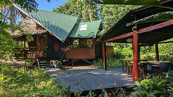 Tree House Beachfront Lodge