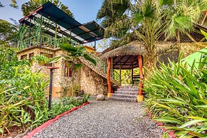 Tree House Beachfront Lodge