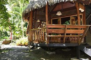 Tree House Beachfront Lodge