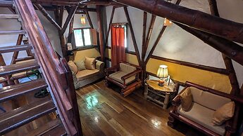 Tree House Beachfront Lodge