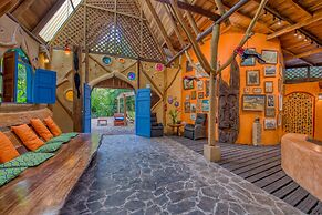 Tree House Beachfront Lodge