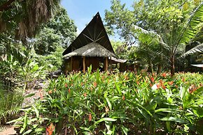 Tree House Beachfront Lodge
