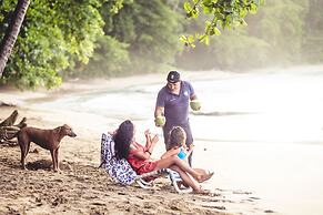 Tree House Beachfront Lodge