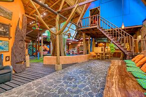 Tree House Beachfront Lodge