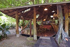 Tree House Beachfront Lodge