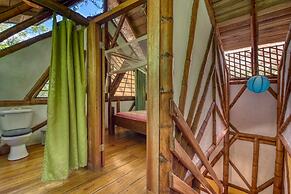 Tree House Beachfront Lodge