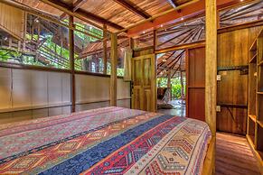 Tree House Beachfront Lodge