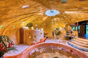 Tree House Beachfront Lodge