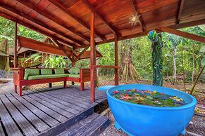 Tree House Beachfront Lodge