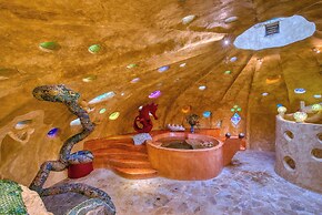 Tree House Beachfront Lodge