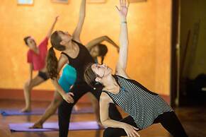 Tree House Beachfront Lodge