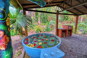 Tree House Beachfront Lodge