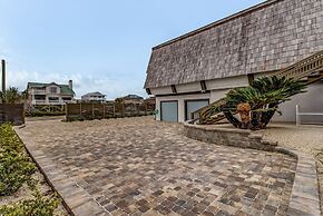 Roomy Chalet-Style Beachfront Condo with Private Beach Access by RedAw