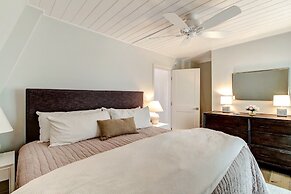 Roomy Chalet-Style Beachfront Condo with Private Beach Access by RedAw