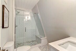 Roomy Chalet-Style Beachfront Condo with Private Beach Access by RedAw