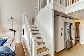 Roomy Chalet-Style Beachfront Condo with Private Beach Access by RedAw