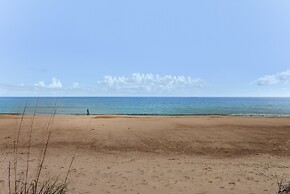 Roomy Chalet-Style Beachfront Condo with Private Beach Access by RedAw