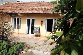Trai Hoa Vang Homestay - Hostel