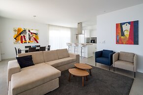 Acadia Beach Villas & Apartments, Slatine