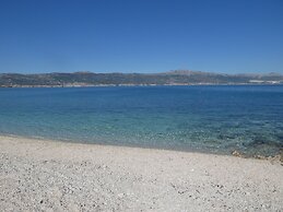 Acadia Beach Villas & Apartments, Slatine