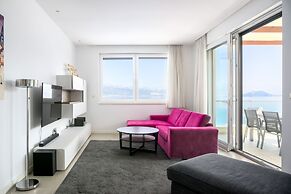 Acadia Beach Villas & Apartments, Slatine