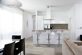 Acadia Beach Villas & Apartments, Slatine