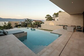 Acadia Beach Villas & Apartments, Slatine