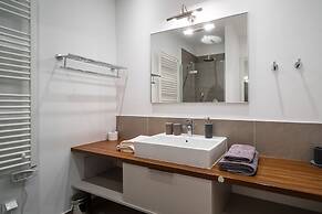 Acadia Beach Villas & Apartments, Slatine