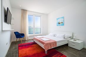 Acadia Beach Villas & Apartments, Slatine