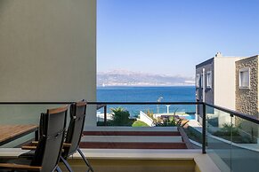 Acadia Beach Villas & Apartments, Slatine
