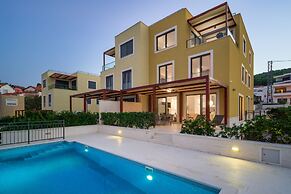 Acadia Beach Villas & Apartments, Slatine